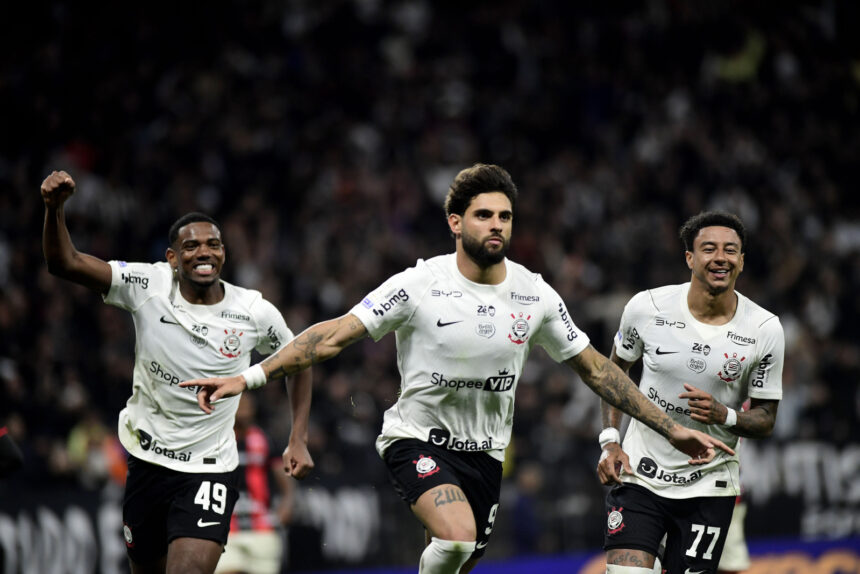 Corinthians busca vitória para acabar jejum de 76 dias em São Januário
