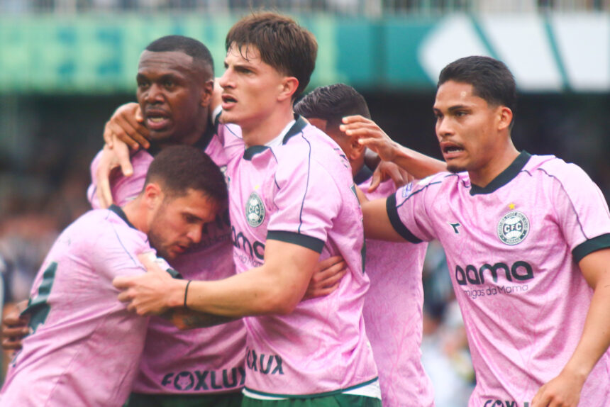 Coritiba busca reação na reta final e enfrenta rivais com metas opostas