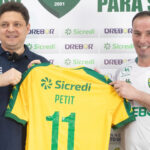 Cuiabá quita R$5,5 mi a Petit e libera registros pela FIFA