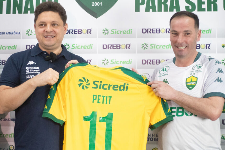 Cuiabá quita R$5,5 mi a Petit e libera registros pela FIFA