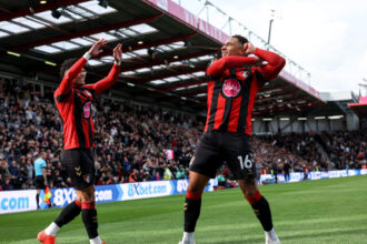 Evanilson marca e assiste; Bournemouth bate Sunderland e conquista 1ª vitória