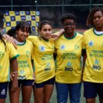 Ex-jogadoras da seleção inspiram meninas em escola de Santa Teresa