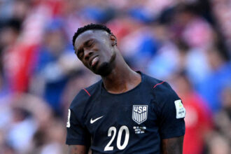 Fifa quer fechar brecha que anulou punição de Balogun