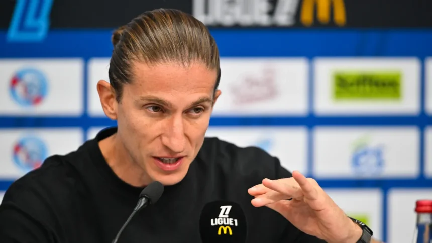Filipe Luís lembra Ronaldinho e exige foco para manter Monaco no topo