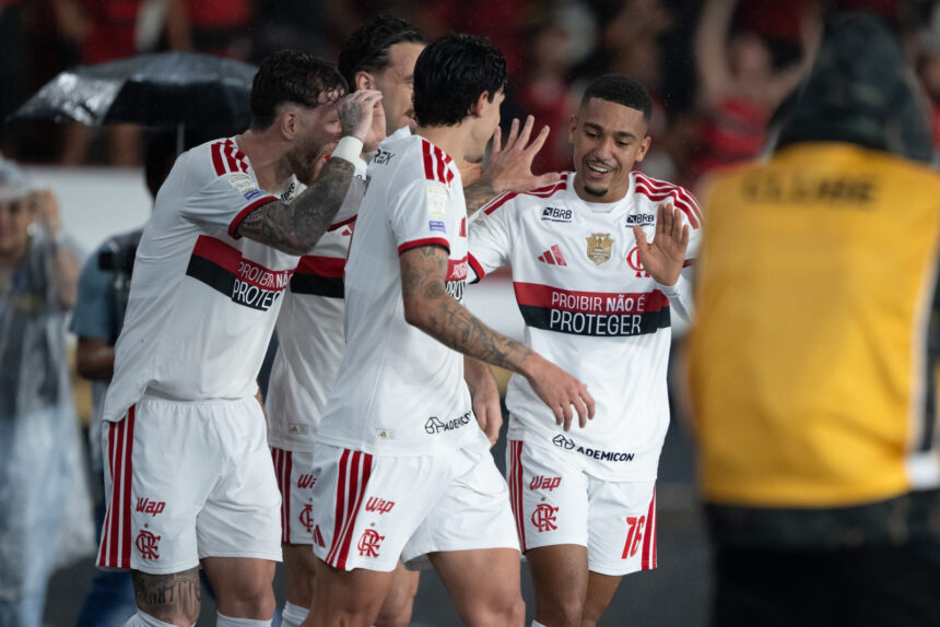 Flamengo amplia vantagem e vê chance do título subir a 84,79%