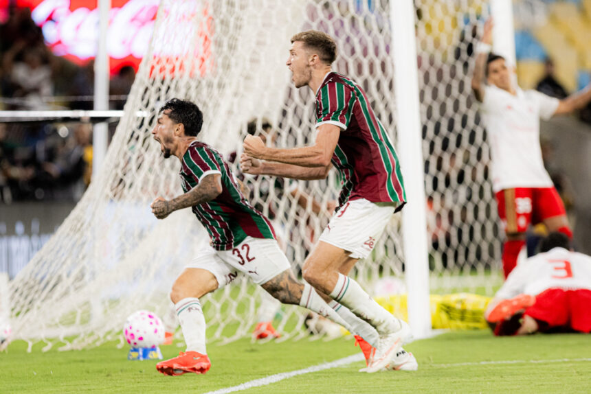 Fluminense vira e supera o Internacional com gol de Acosta nos acréscimos