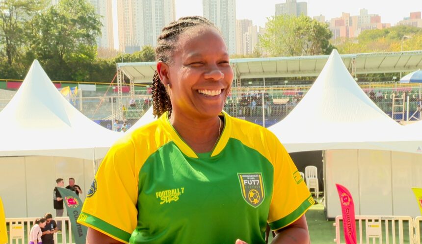 Formiga e especialistas debatem futuro do futebol feminino em simpósio na UCSal
