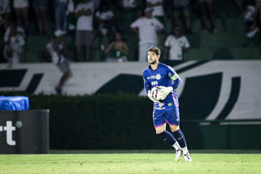Guarani libera técnico Louzer e mantém longa lista de jogadores emprestados