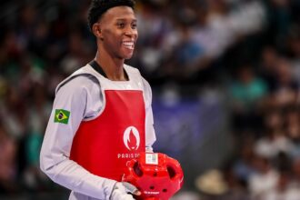 Henrique Marques vira e leva ouro no Grand Prix de Paris