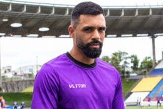 Leomir exige reapresentação antecipada do Vitória-ES para focar Copa do Brasil