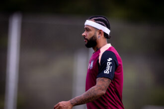 Lesão ameaça retorno de Memphis; atacante pode só voltar após Data Fifa
