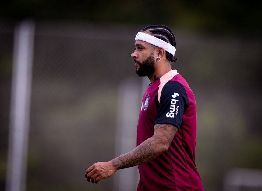 Lesão ameaça retorno de Memphis; atacante pode só voltar após Data Fifa