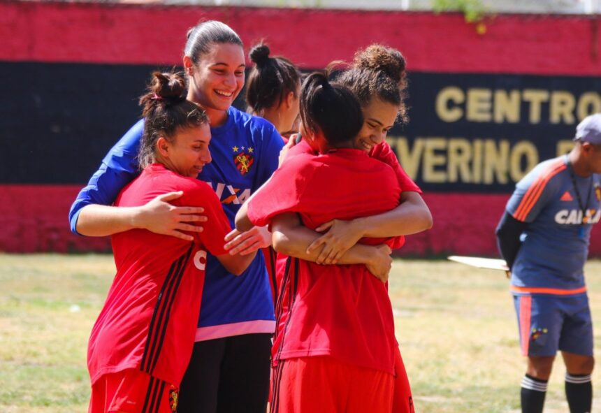Lorena elogia Sport e mira Bola de Ouro após convocação na Seleção