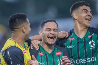 Maringá sobe à Série B com vitória e garante vaga na final da Série C