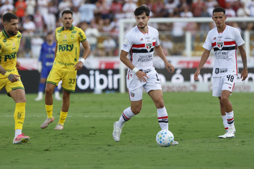 Mirassol abre o placar; São Paulo reage e arranca empate por 1 a 1