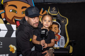 Neymar estreia 'Ney Ney' em sessão exclusiva no Cine Roxy, em Santos