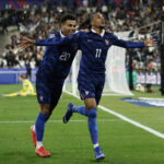 Olise brilha e França vira sobre Bélgica; Zidane comemora