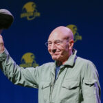 Patrick Stewart deixa legado no Huddersfield após promoção de 2017