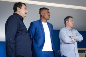 Pedro Lourenço rebate críticas e anuncia Paulinho como executivo do Cruzeiro