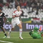 Pedro marca duas e mira 'rei dos clássicos' após 4 a 1 sobre o Vasco