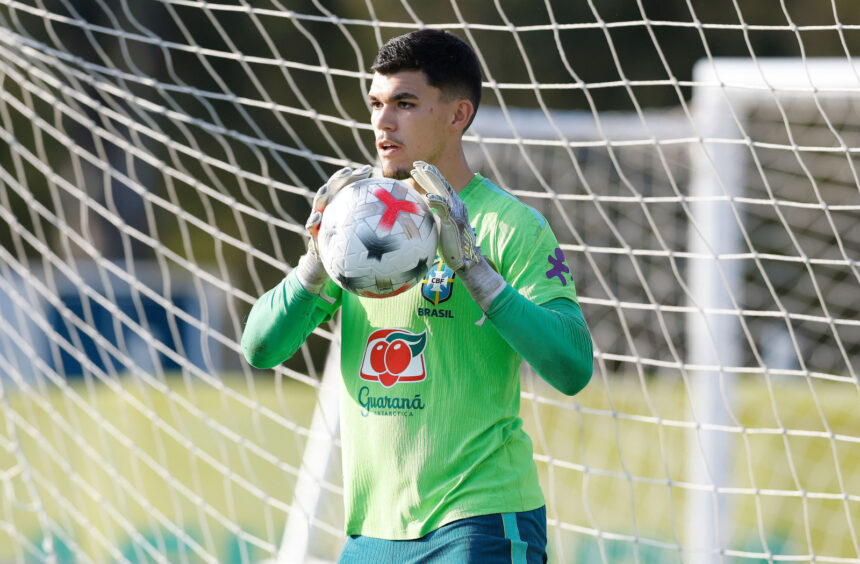 Pedro Morisco assume gol do Brasil e coloca Coritiba em feito histórico