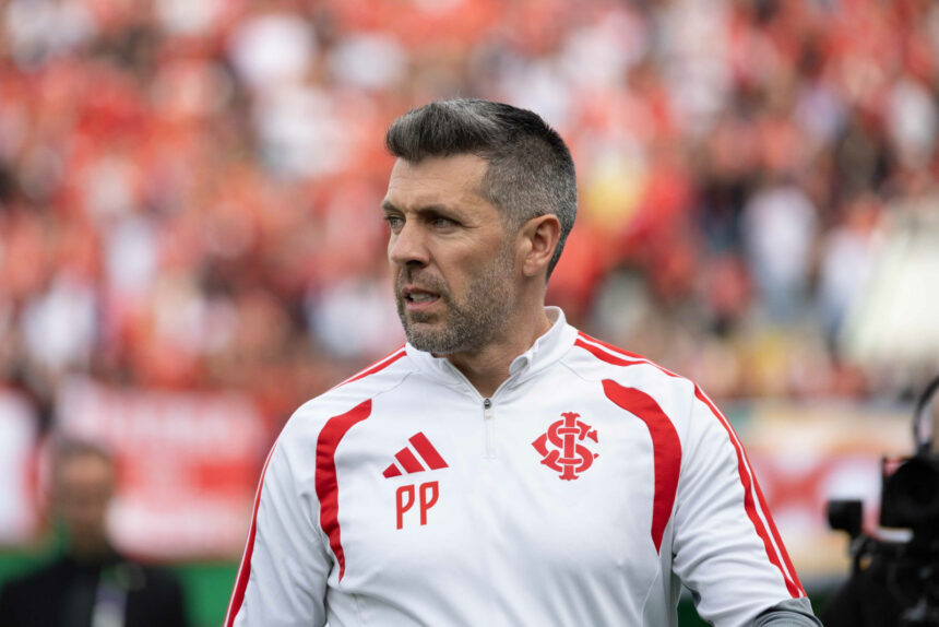Pezzolano explica saída do Inter e critica pressão sobre técnicos