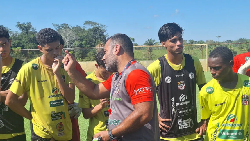 Santa Cruz-AC embarca para Manaus com 28 para 2ª fase da Copa do Brasil Sub-20