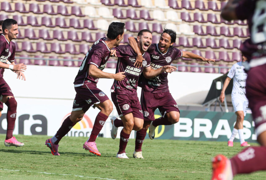 Santa Cruz, Maringá, Ferroviária e Inter de Limeira sobem à Série B