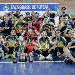 Simão Dias ergue Taça Brasil 2ª Divisão e assegura acesso