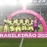 Vasco busca respiro no Brasileirão ao receber o Corinthians