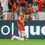 Vitinho abre placar relâmpago e garante vitória do Inter sobre Corinthians