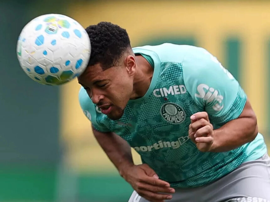 Vitor Roque retorna e fica à disposição para semifinal contra o Vasco