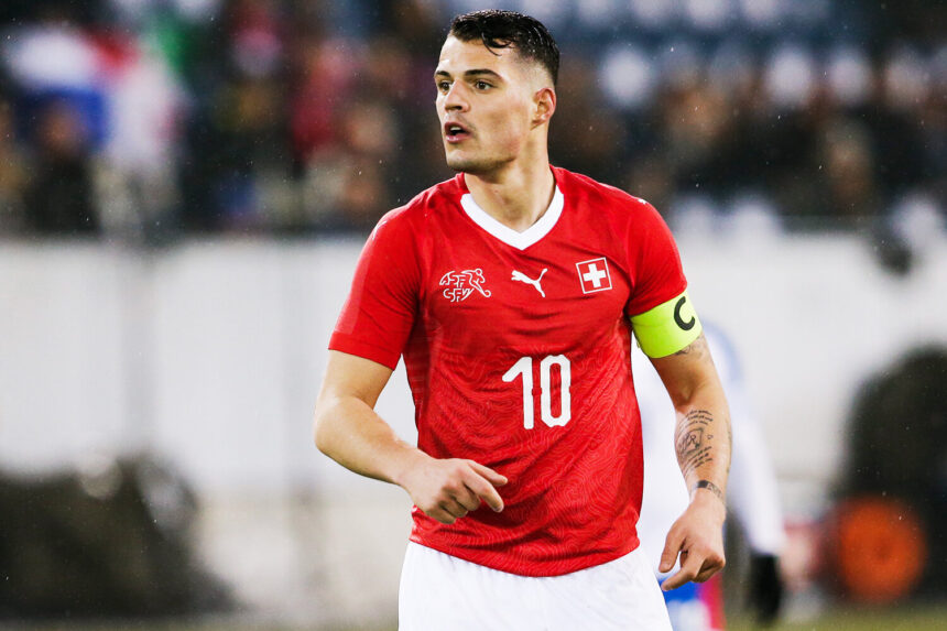 Xhaka e Embolo retornam à seleção suíça a partir de novembro